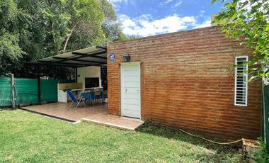 Casa en  VENTA en SALSIPUEDES APTO CRÉDITO - 2 Dormitorios - Pileta, Quincho