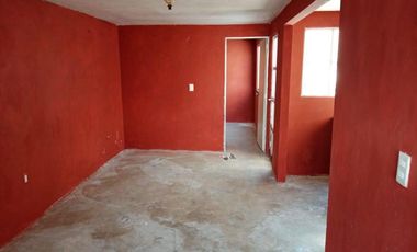 Venta de casa en condominio en Almoloya, Edo Méx, con 1 recámara