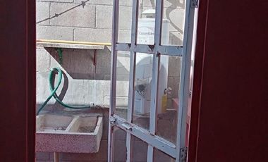 Venta de casa en condominio en Almoloya, Edo Méx, con 1 recámara