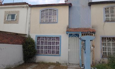 Venta de casa en condominio en  Conj U los Sauces V, con 3 recámaras