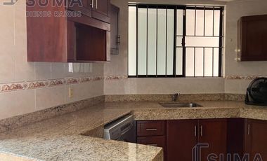 Casa con Jardín en Venta en Col. Tolteca,  Tampico Tamaulipas.