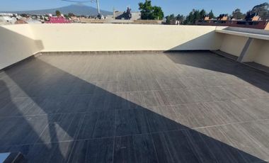 Casa en venta con tres habitaciones y terraza en Miraflores, Tlaxcala