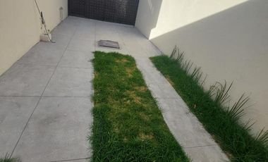 Casa en venta con tres habitaciones y terraza en Miraflores, Tlaxcala