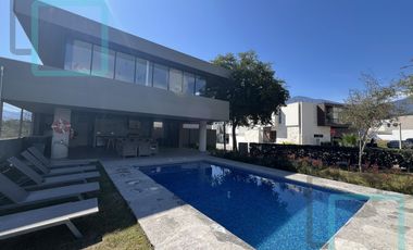 CASA EN VENTA ALTARES RESIDENCIAL ZONA CARRETERA NACIONAL SANTIAGO