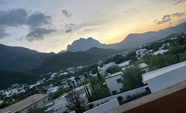 Casa en Renta o Venta en Sierra Alta 9º Sector, Monterrey, N.L.
