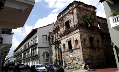 CASCO VIEJO / 1897M / FRENTE A VIA / RMH1-C2 / IDEAL PARA INVERSION
