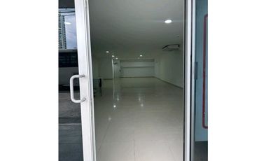 ALQUILER LOCAL COMERCIAL. via España 170m2