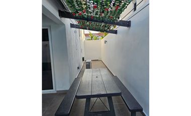 ALQUILER DE CASA  CON TERRAZA SEMI,AMOBLADA EN VERSALLES 230M2