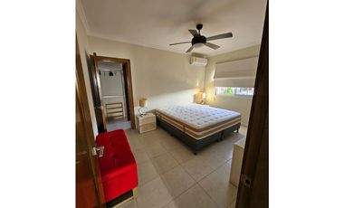 ALQUILER DE CASA  CON TERRAZA SEMI,AMOBLADA EN VERSALLES 230M2