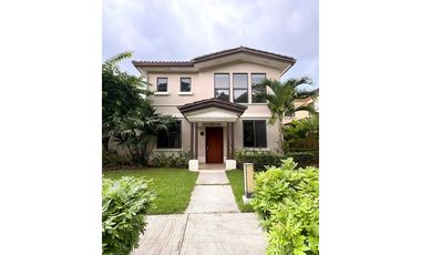 CASA EN ALQUILER CON PANELES SOLARES,OPCION A COMPRA  273m2 HOWARD