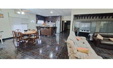 Venta de casa en Libertador San Martin.