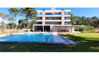 IMPONENTE DPTO EN EDIF. ARENO EN PINAMAR NORTE