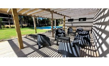 IMPONENTE DPTO EN EDIF. ARENO EN PINAMAR NORTE