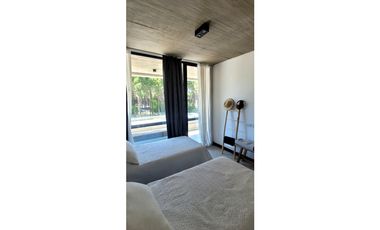 IMPONENTE DPTO EN EDIF. ARENO EN PINAMAR NORTE