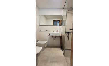 IMPONENTE DPTO EN EDIF. ARENO EN PINAMAR NORTE