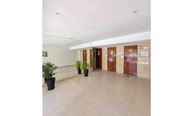 Departamento de 1 Ambiente y Medio Lateral Luminoso (Alberti 1800)