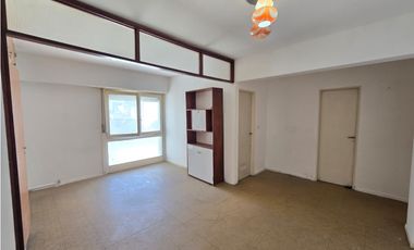 Departamento de 1 Ambiente y Medio Lateral Luminoso (Alberti 1800)