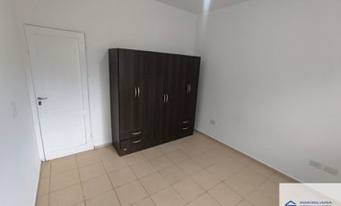 Departamento en alquiler c/ cochera en Villa Nueva