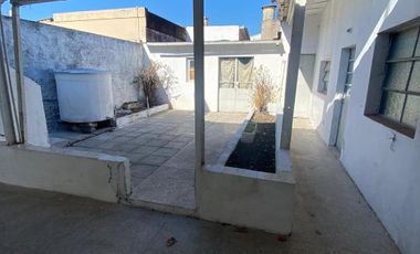 Casa en venta en Quilmes Este