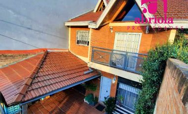 Chalet PH en venta en Ezpeleta Este