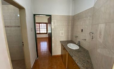 ALQUILER  Casa 3 ambientes Longchamps