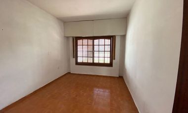 ALQUILER  Casa 3 ambientes Longchamps