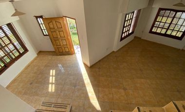 ALQUILER  Casa 3 ambientes Longchamps