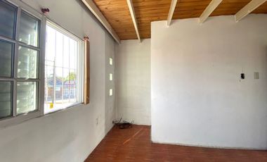 ALQUILER  Casa 3 ambientes Longchamps