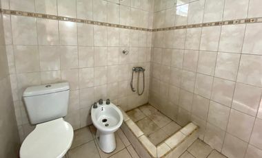 ALQUILER  Casa 3 ambientes Longchamps