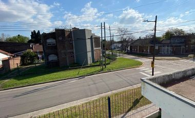 ALQUILER  Casa 3 ambientes Longchamps