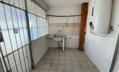 ALQUILER  Casa 3 ambientes Longchamps