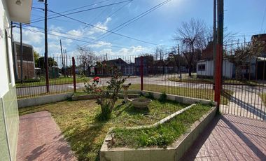 ALQUILER  Casa 3 ambientes Longchamps