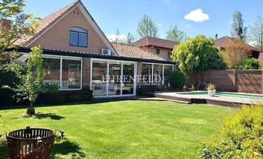 Las Rastras, Talca. Casa en condominio.