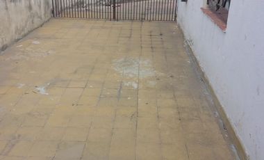 CASA EN VENTA C/PATIO Y TERRAZA-MTE.CHINGOLO-LANÚS