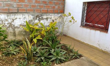 CASA EN VENTA C/PATIO Y TERRAZA-MTE.CHINGOLO-LANÚS