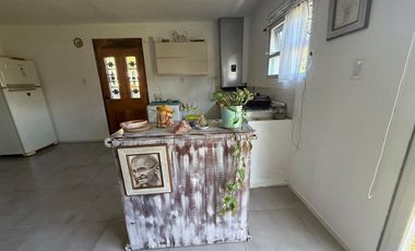 Casa 2 ambientes con parque en Los Acantiladdos