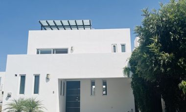 CASA AMUEBLADA EN RENTA DE 4 RECÁMARAS EN LOMAS 2