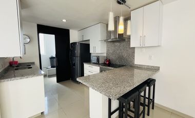 CASA AMUEBLADA EN RENTA DE 4 RECÁMARAS EN LOMAS 2