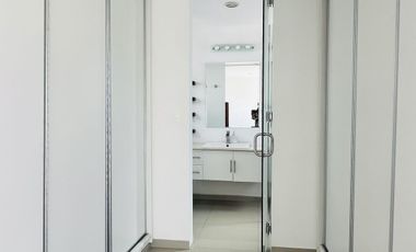 CASA AMUEBLADA EN RENTA DE 4 RECÁMARAS EN LOMAS 2