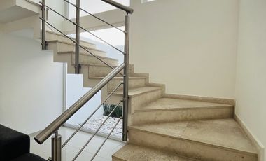 CASA AMUEBLADA EN RENTA DE 4 RECÁMARAS EN LOMAS 2