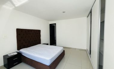 CASA AMUEBLADA EN RENTA DE 4 RECÁMARAS EN LOMAS 2