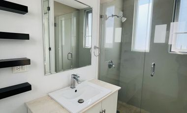 CASA AMUEBLADA EN RENTA DE 4 RECÁMARAS EN LOMAS 2