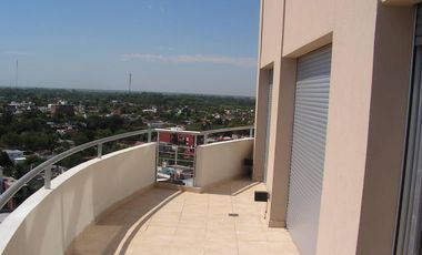 Pent House en venta - 3 dorm 2 baños doble cochera Centro de Escobar!