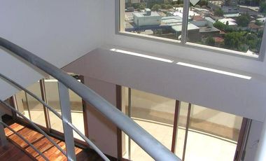 Pent House en venta - 3 dorm 2 baños doble cochera Centro de Escobar!