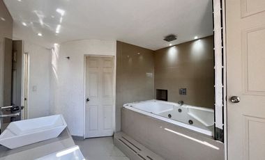 Casa en Venta en Lomas de Valle Dorado