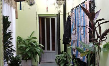 Casa en PH en buen estado  Temperley - 4 ambientes jardin y cochera