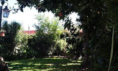 Casa en PH en buen estado  Temperley - 4 ambientes jardin y cochera