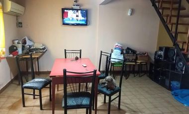 Excelente propiedad de dos plantas a la venta en Pontevedra a 100 mts de Av. Otero