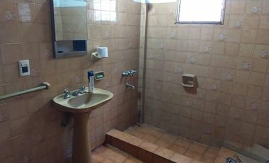 Excelente propiedad de dos plantas a la venta en Pontevedra a 100 mts de Av. Otero