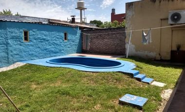 Excelente propiedad de dos plantas a la venta en Pontevedra a 100 mts de Av. Otero